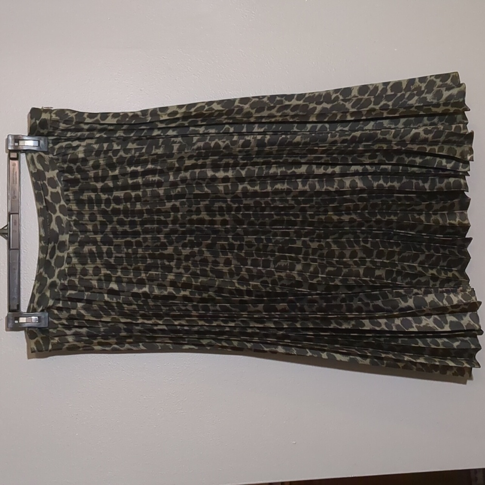 Banana Republic skirt, 10, olive and black